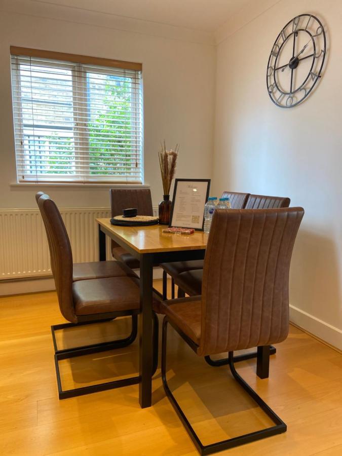 2 Bedroom, 2 Bathroom Apartment With Free Parking In A Great Location Cambridge  Dış mekan fotoğraf