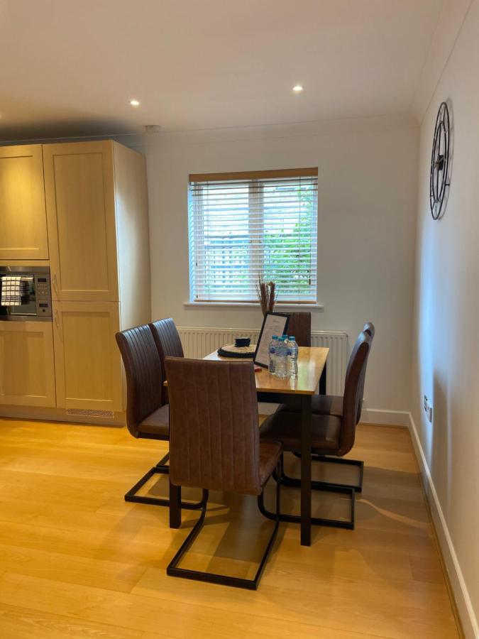 2 Bedroom, 2 Bathroom Apartment With Free Parking In A Great Location Cambridge  Dış mekan fotoğraf