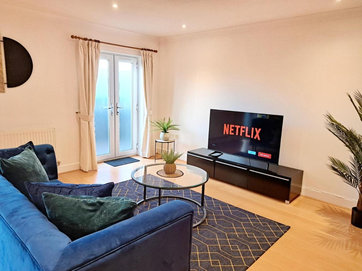 2 Bedroom, 2 Bathroom Apartment With Free Parking In A Great Location Cambridge  Dış mekan fotoğraf