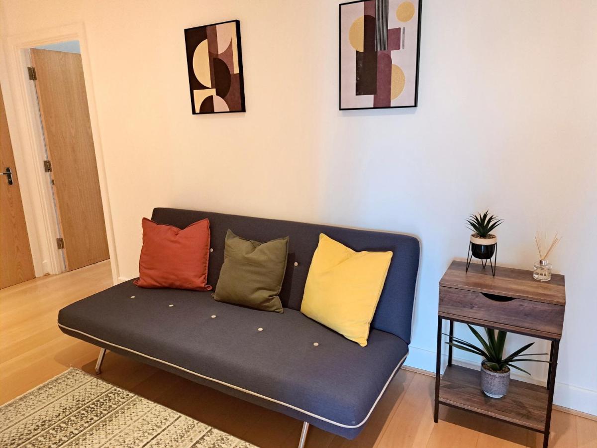 2 Bedroom, 2 Bathroom Apartment With Free Parking In A Great Location Cambridge  Dış mekan fotoğraf