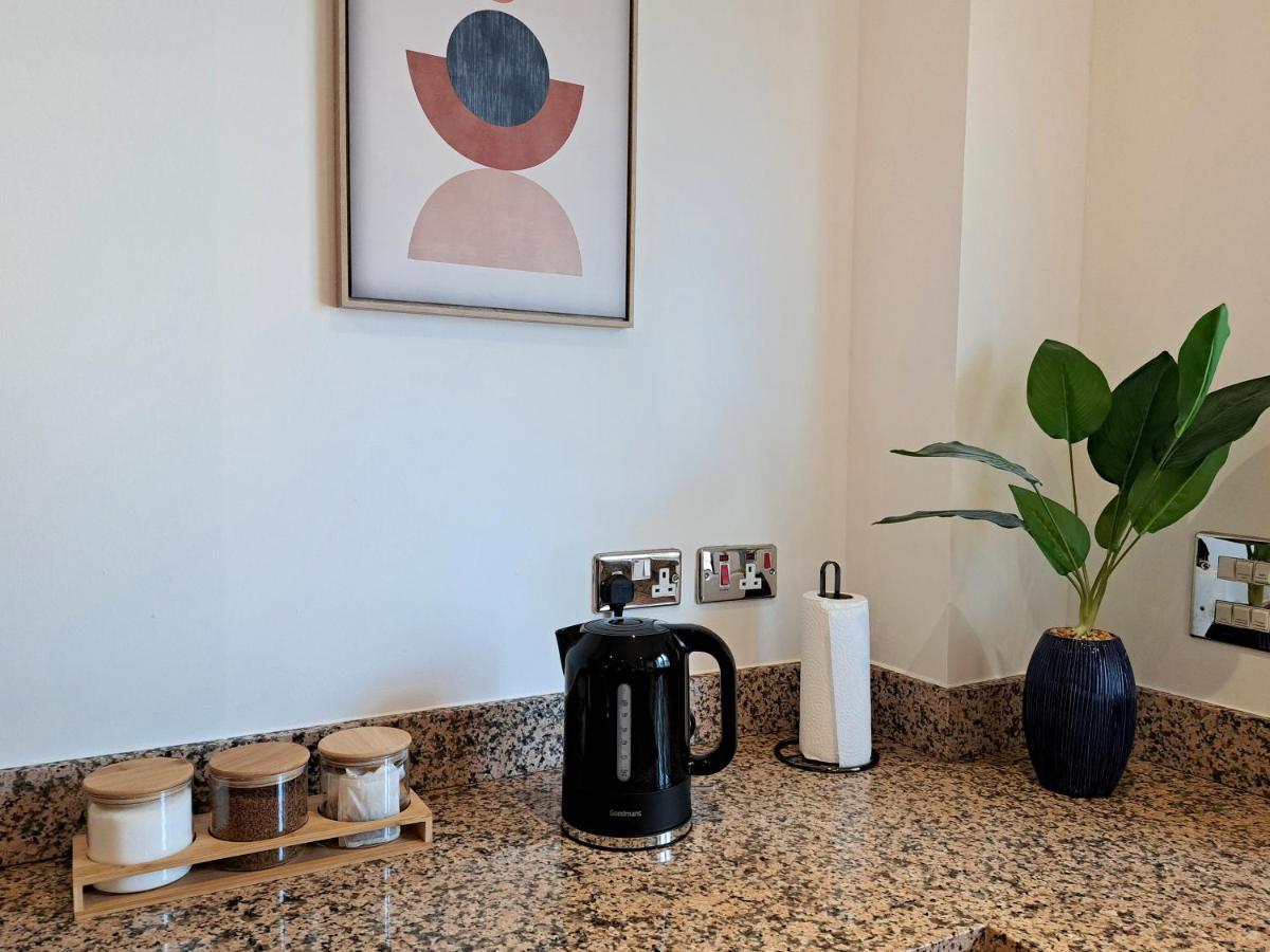 2 Bedroom, 2 Bathroom Apartment With Free Parking In A Great Location Cambridge  Dış mekan fotoğraf